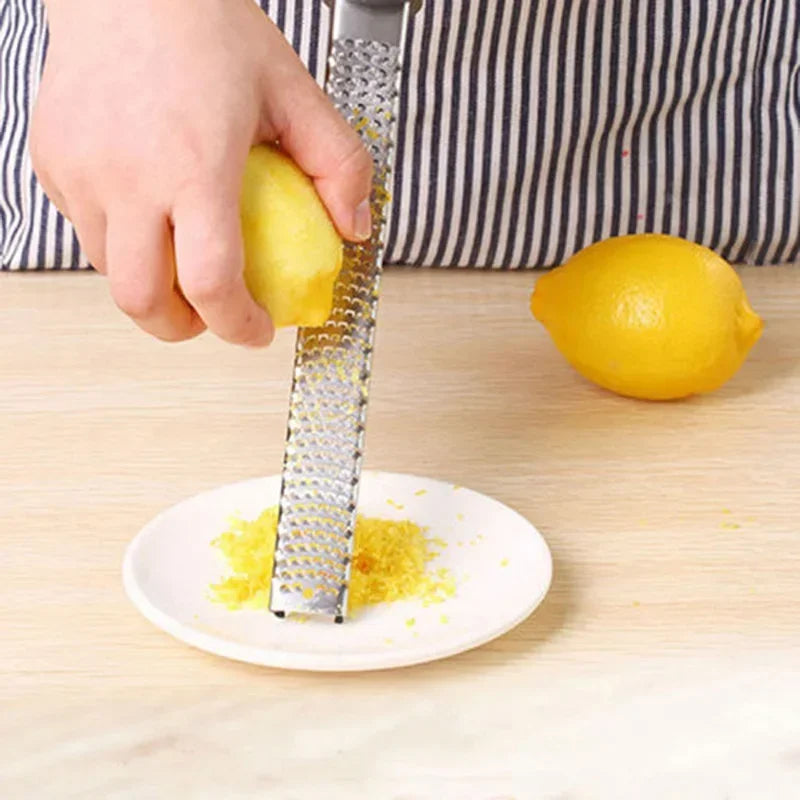 Handheld Stainless Steel Cheese & Garlic Grater – Effortless Grating Every Time! 🧀🍋🧄